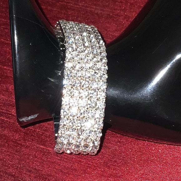 6/$20 Rhinestones Bracelet - Picture 3 of 5